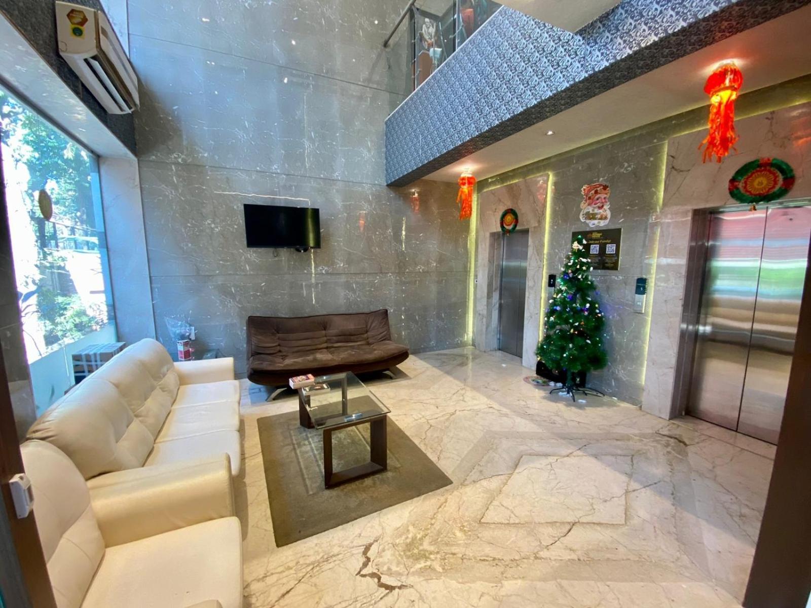 Mumbai House Luxury Apartments Santacruz East, Mumbai Exterior foto