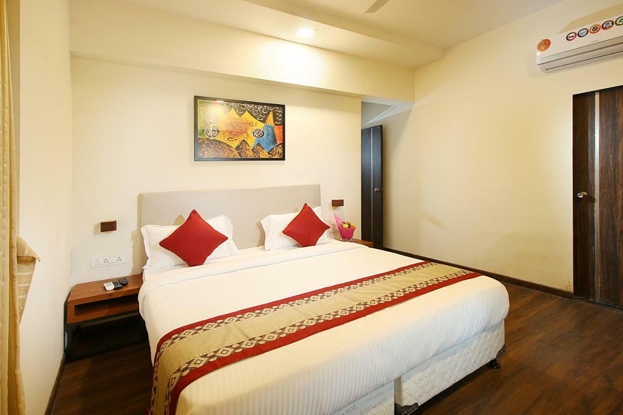 Mumbai House Luxury Apartments Santacruz East, Mumbai Exterior foto